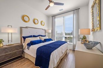 Spacious bedrooms that accommodate king-size beds*